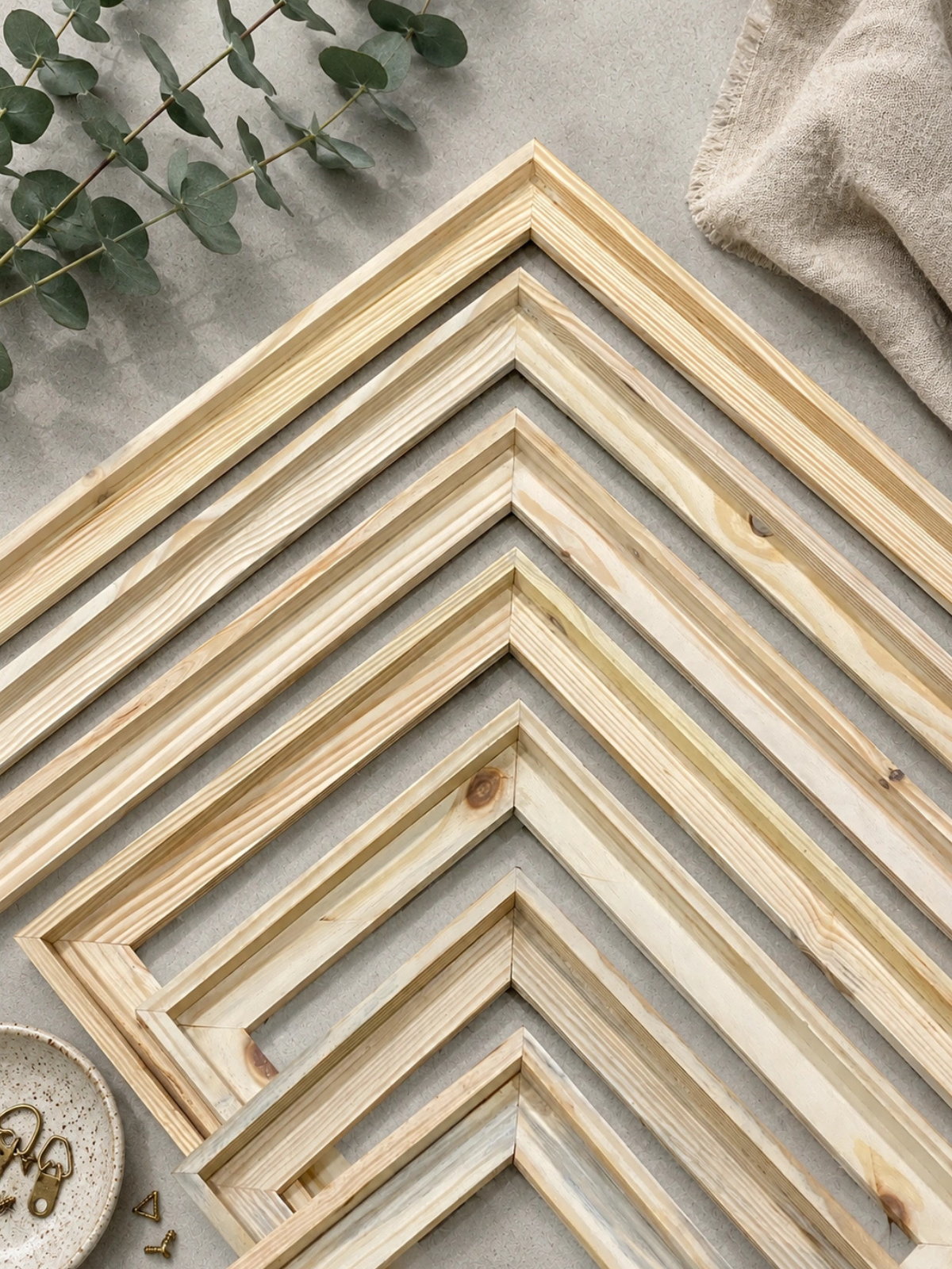 Natural Pinewood Floating Frame